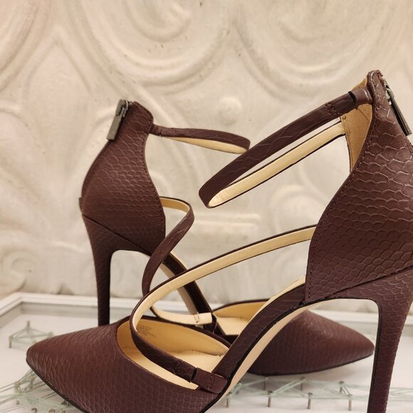 Jessica Simpson "Piepper" Cross strap pumps. NWOT. Size 10 - Picture 3 of 8